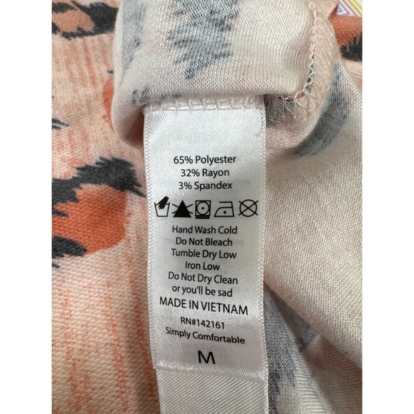 LuLaRoe Renee Top‎ Leopard Print V Neck Dolman Sleeve Size M - Picture 4 of 14